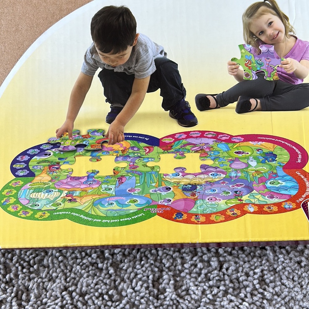 Trolls look and find book & puzzle - Picture 3 of 4